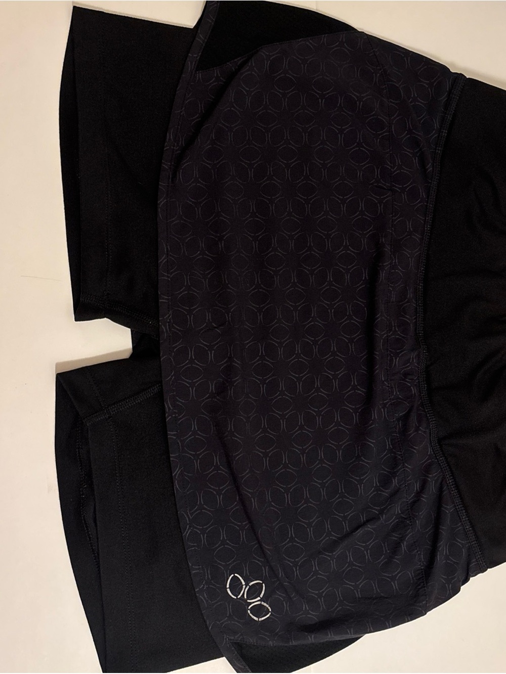 REI women’s skort black Sz medium. Zipper pocket, elastic waist drawstring